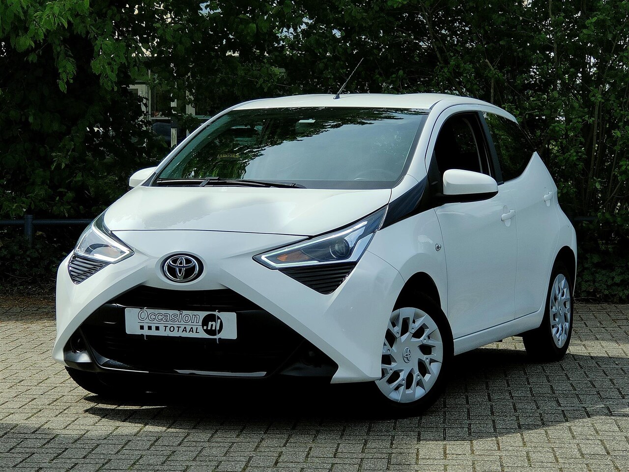 Toyota Aygo - 1.0 VVT-i X-Fun | Bluetooth | Airco | Begrenzer - AutoWereld.nl