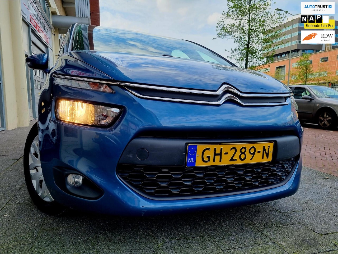 Citroën C4 Picasso - 1.2 PureTech Attraction Navi Airco Trekhaak - AutoWereld.nl