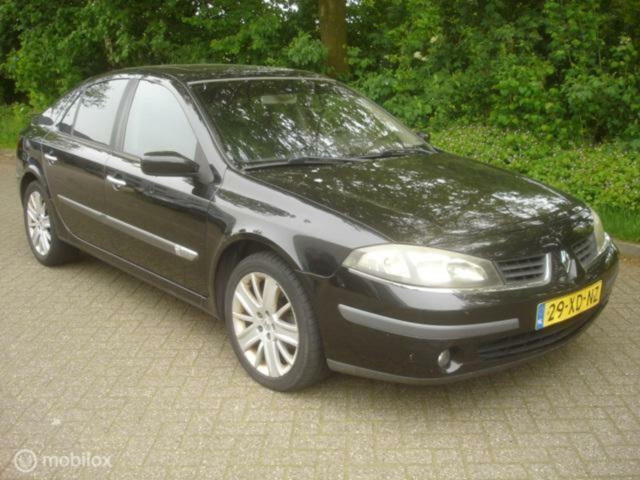 Renault Laguna - 2.0 I Tech Line Airco Cruise Navi APK 10-2024 - AutoWereld.nl