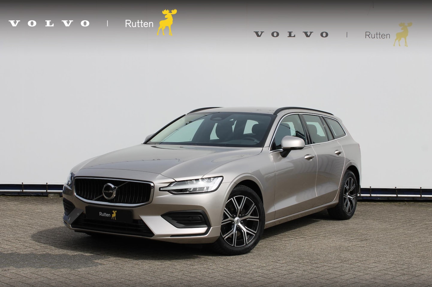 Volvo V60 - B3 177PK Automaat Core Adaptieve Cruise Control / Google Infotainment / Blis / Parkeersens - AutoWereld.nl