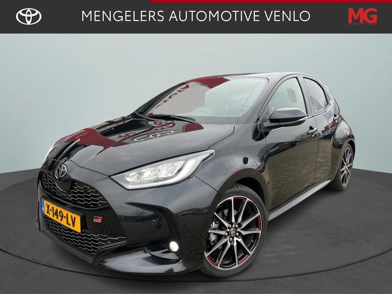 Toyota Yaris - 1.5 Hybrid GR Sport **18" Navi All Season Banden - DIRECT BESCHIKBAAR** - AutoWereld.nl