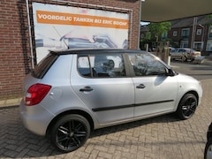 Skoda Fabia - 1.2-12V Go BJ 2010 BARST IN VOORBUMPER