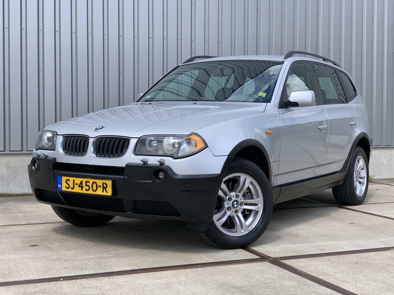 BMW X3 - 3.0I Executive Leder - Zwarte Hemel - Trekhaak - Elektrische Stoelen - AutoWereld.nl