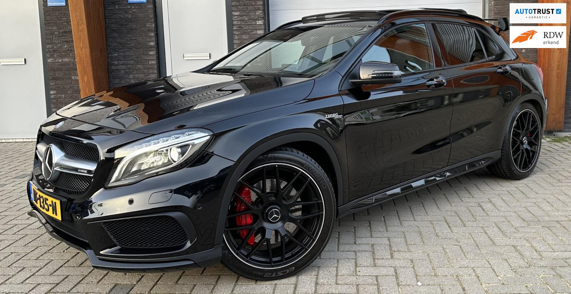 Mercedes-Benz GLA-Klasse - AMG 45 4MATIC PANO/STOELVW/NAVI/PDC - AutoWereld.nl