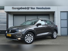 Volkswagen T-Roc - 1.5 TSI 150pk DSG Sport Pano.Dak LED Keyless Virtual Cockpit 17inch LM A-Camera DAB 1e Eig