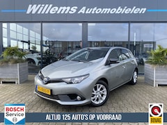 Toyota Auris - 1.8 Hybrid Black Edition Go Navigatie, Camera & Cruise Control