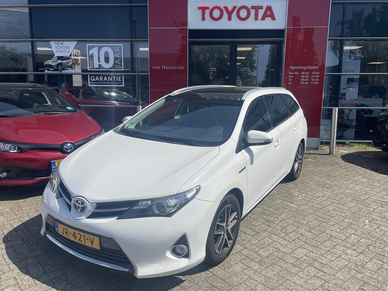 Toyota Auris - 1.8 Hybrid 136pk Aut Lease - AutoWereld.nl