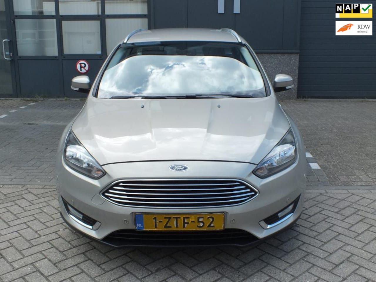 Ford Focus Wagon - 1.0 First Edition!bj 2015! Navi! Clima! Nap! - AutoWereld.nl