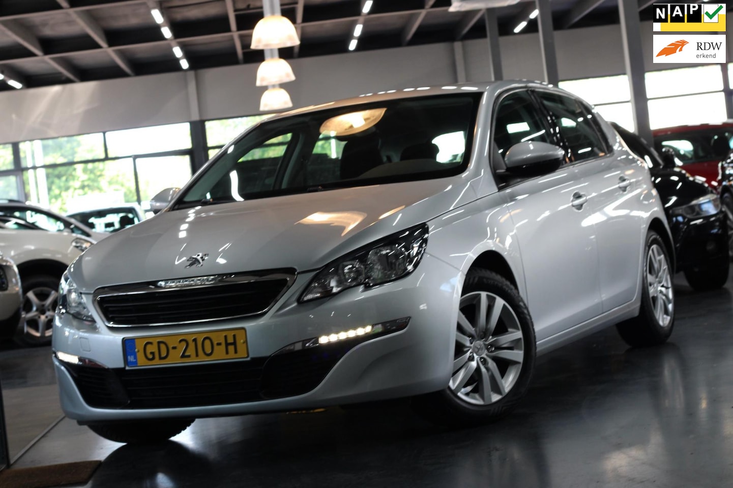 Peugeot 308 - 1.2 PureTech Active|AIRCO|NETJES| - AutoWereld.nl