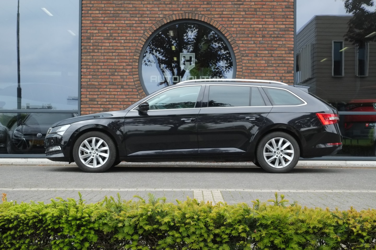 Skoda Superb Combi - 1.4 TSI iV Laurin & Klement - AutoWereld.nl