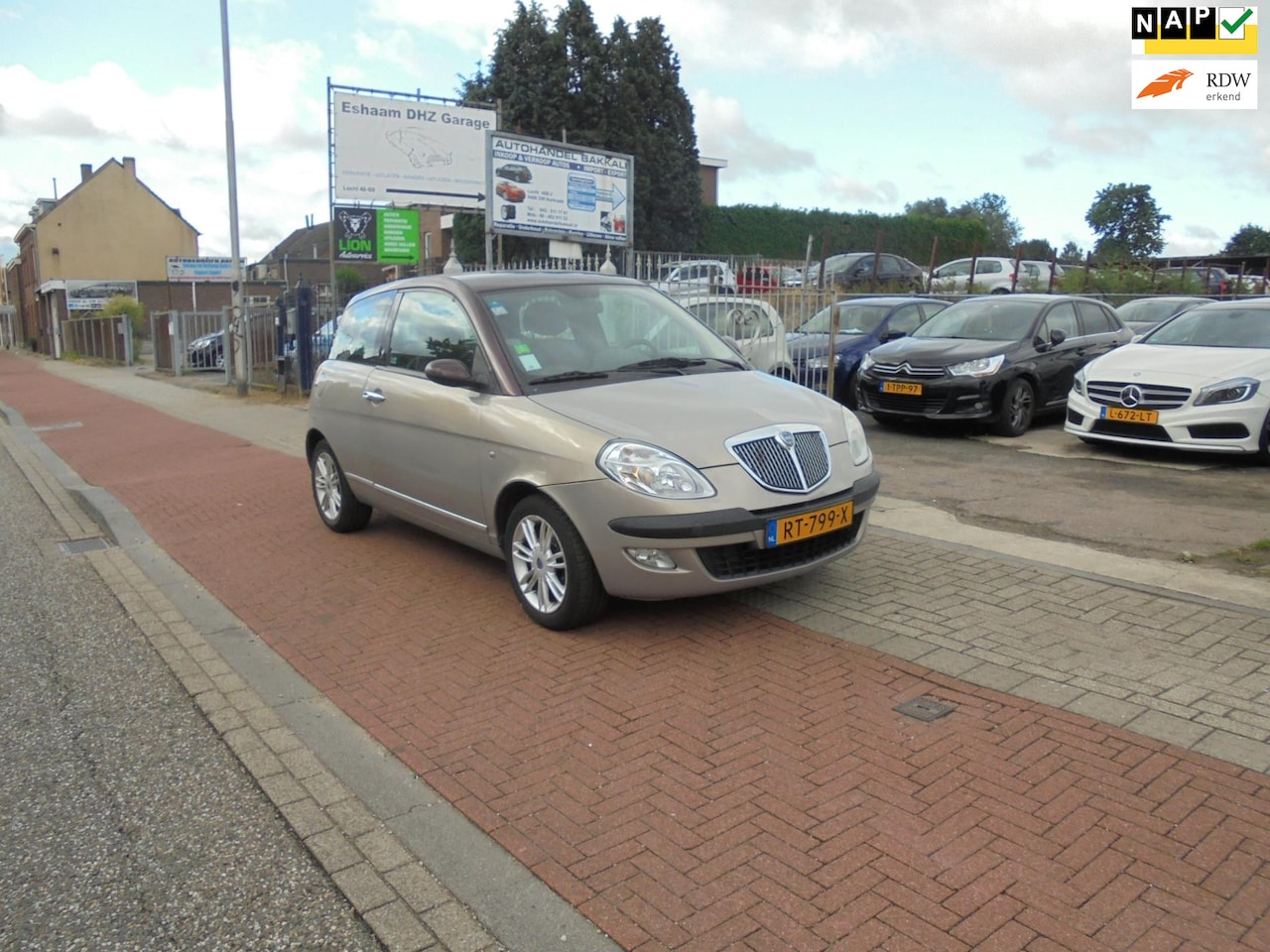 Lancia Y(psilon) - Ypsilon 1.4 Oro - AutoWereld.nl