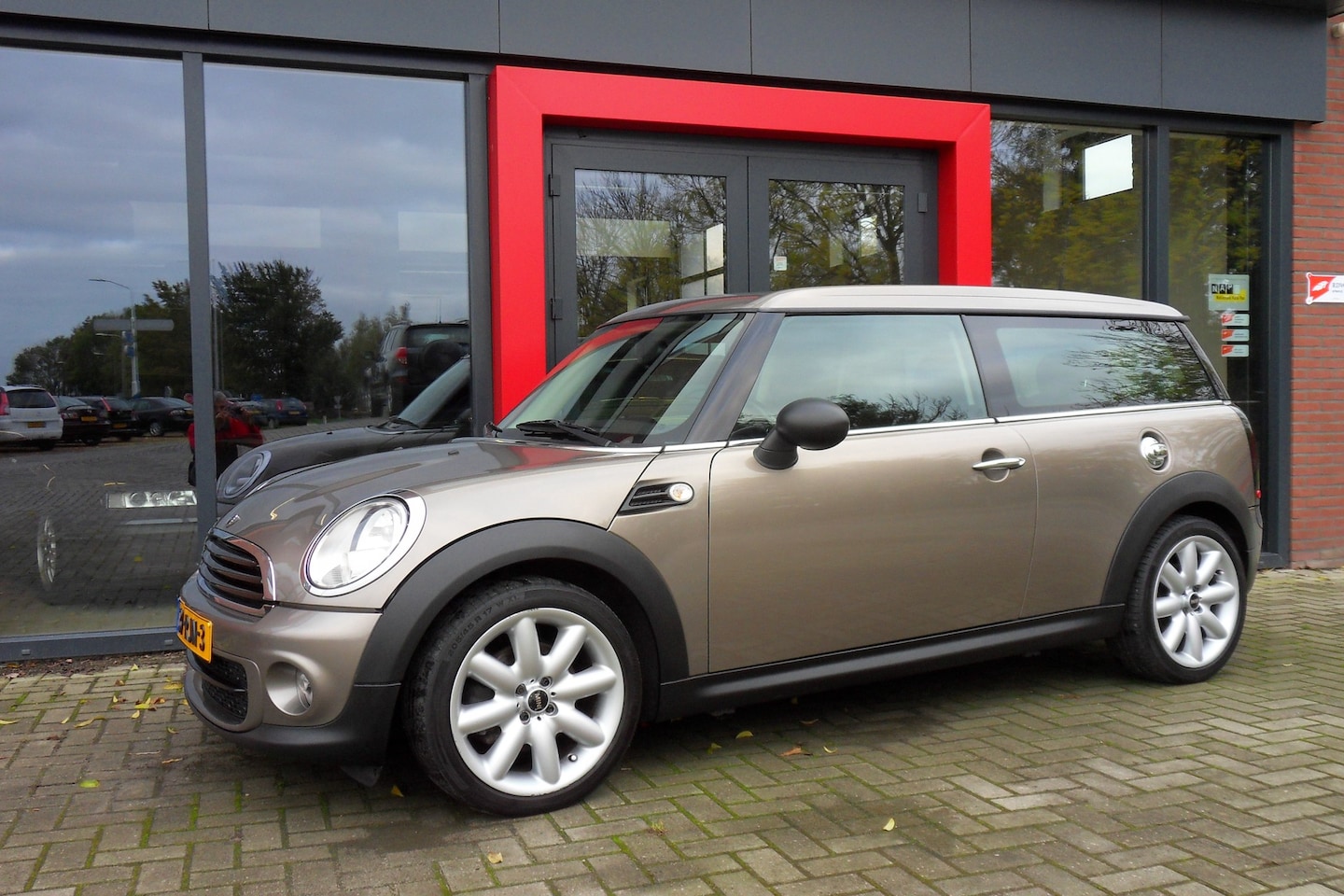 MINI Clubman - 1.6 ONE D BUSINESS LINE Works stoelen Airco Cruise NAP zeer mooie auto!!! - AutoWereld.nl