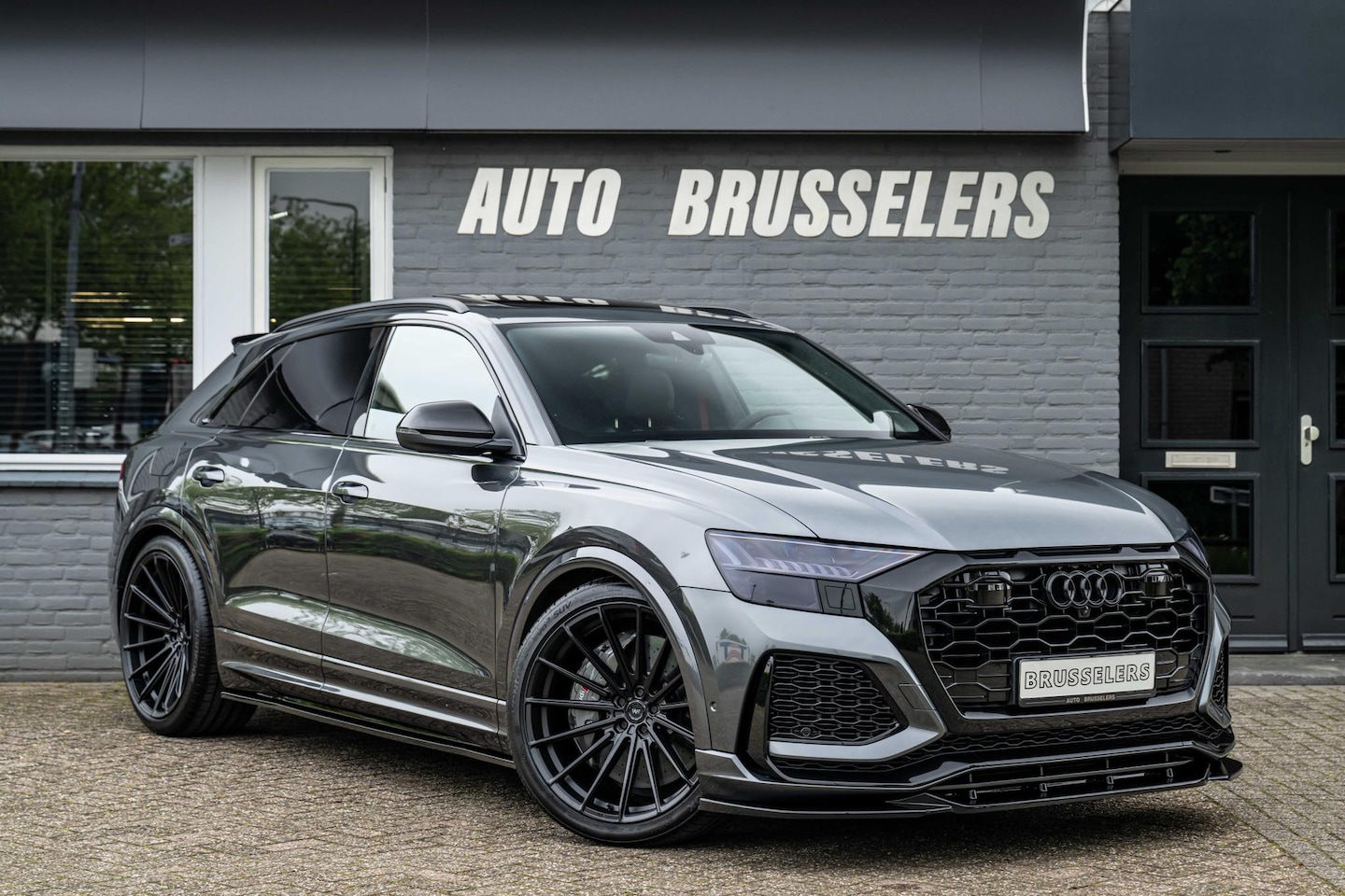 Audi RSQ8 - 4.0 TFSI V8 quattro Grijs kenteken € 102.895,- Excl BTW - AutoWereld.nl