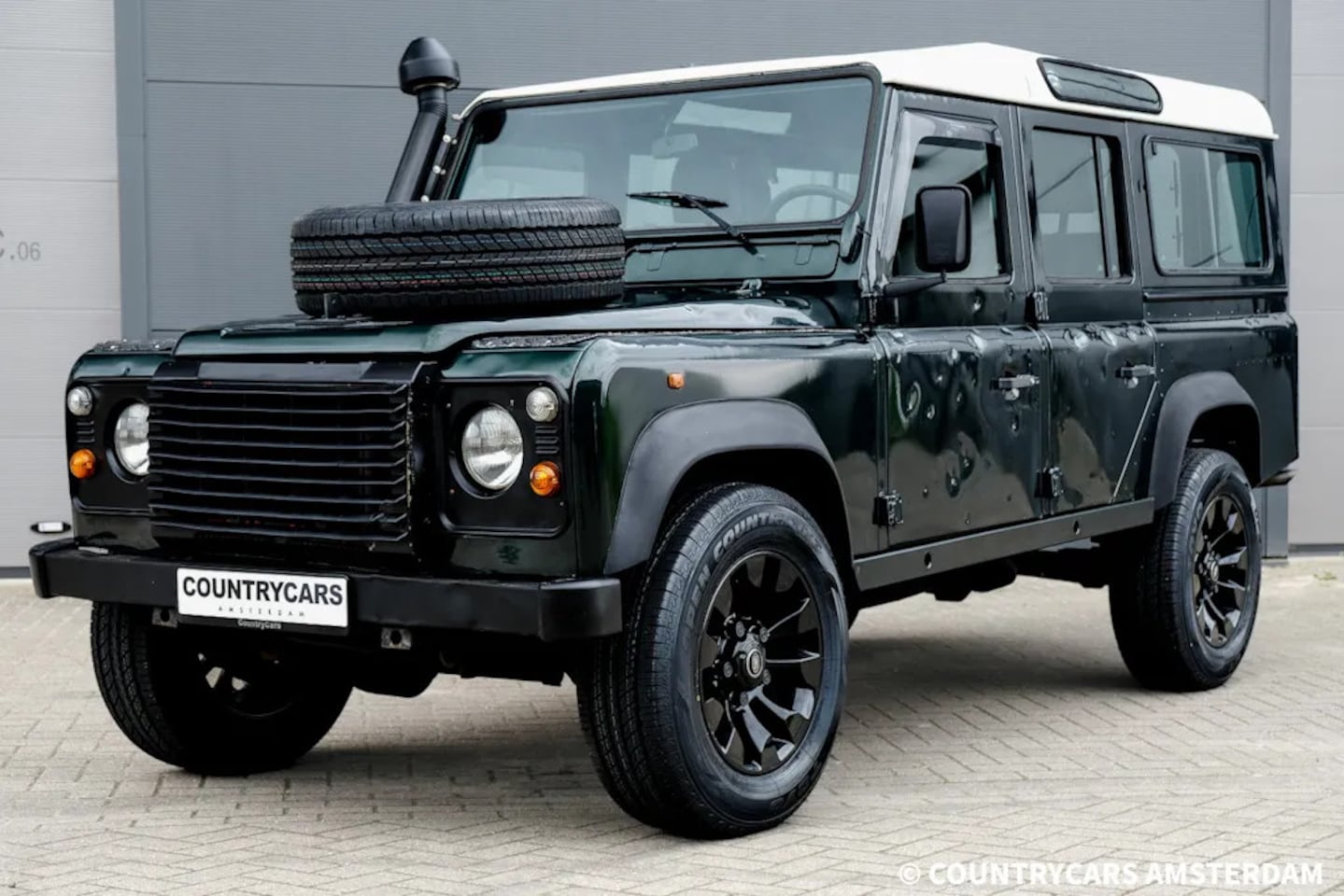 Land Rover Defender - 2.5 110 TD4 County - AutoWereld.nl