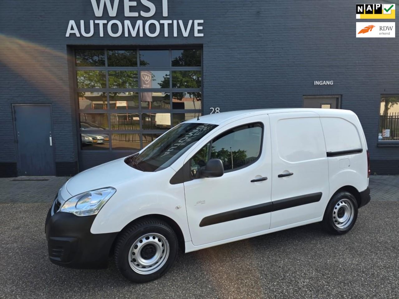 Peugeot Partner - 120 1.6 BlueHDi 75 L1 Premium 2 SCHUIFDEUREN - AutoWereld.nl