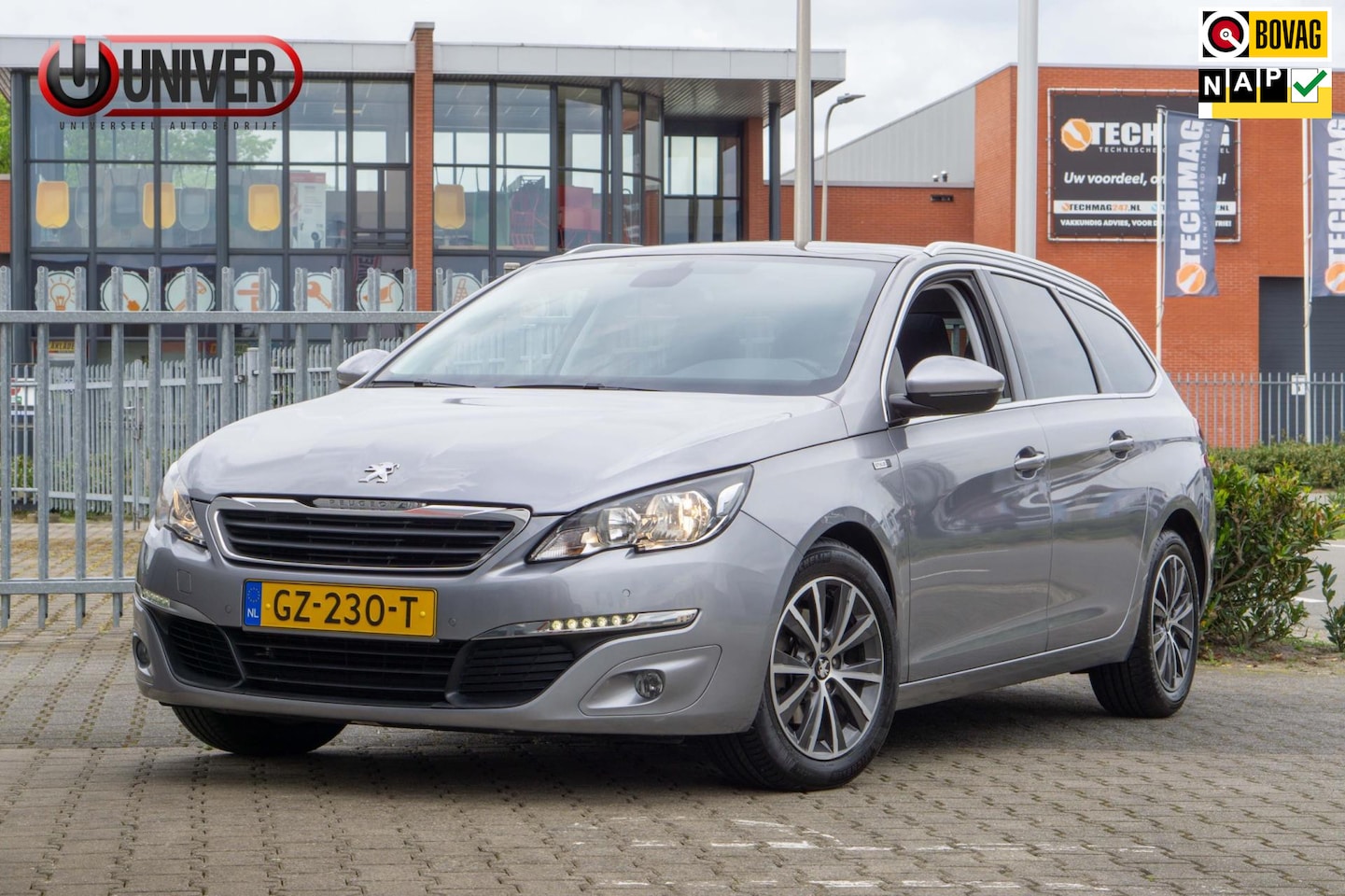 Peugeot 308 SW - 1.2 PureTech Style PANO/NAVI/CRUISE/NAP - AutoWereld.nl