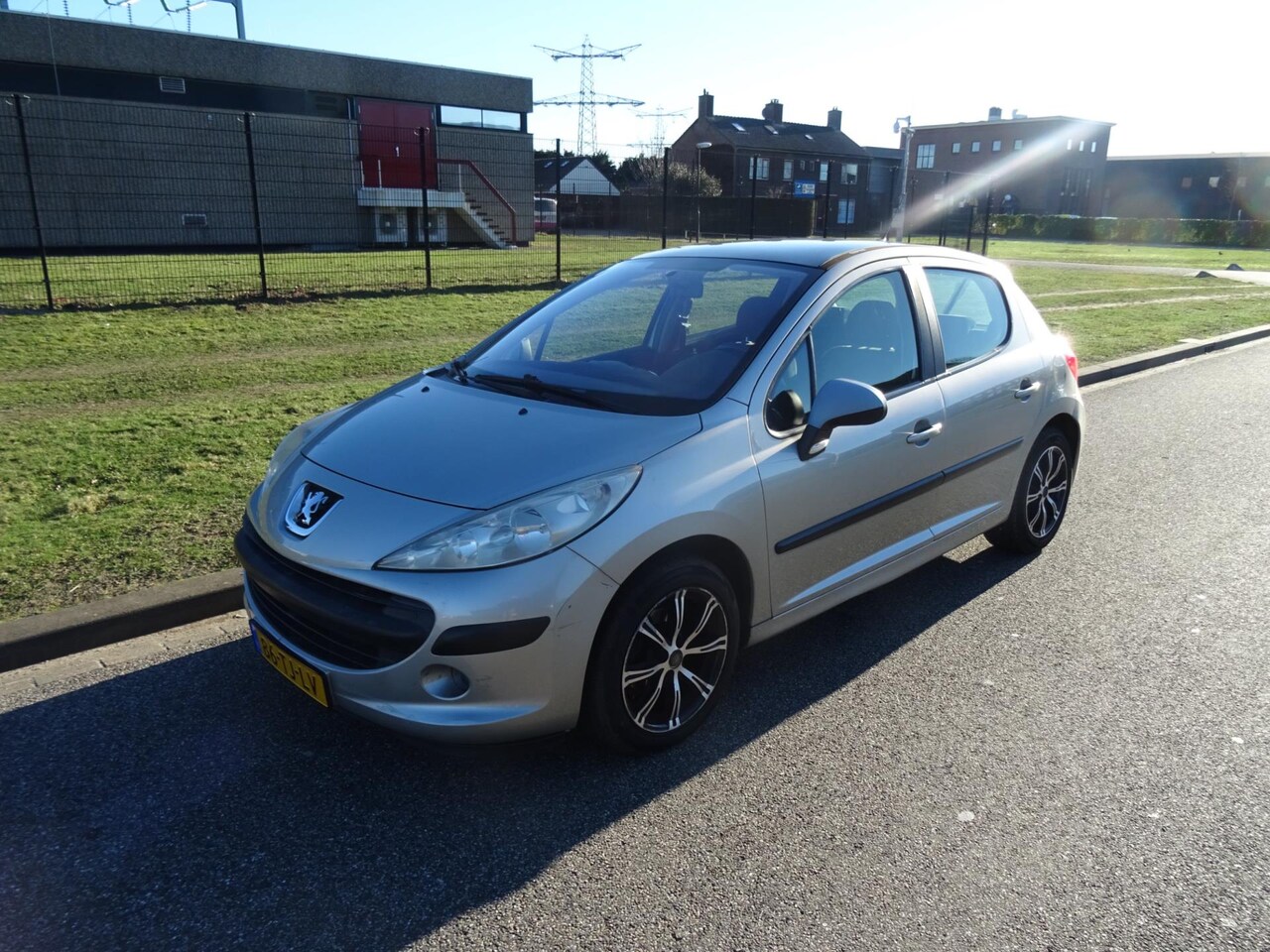 Peugeot 207 - 1.4-16V XT 1.4-16V XT - AutoWereld.nl