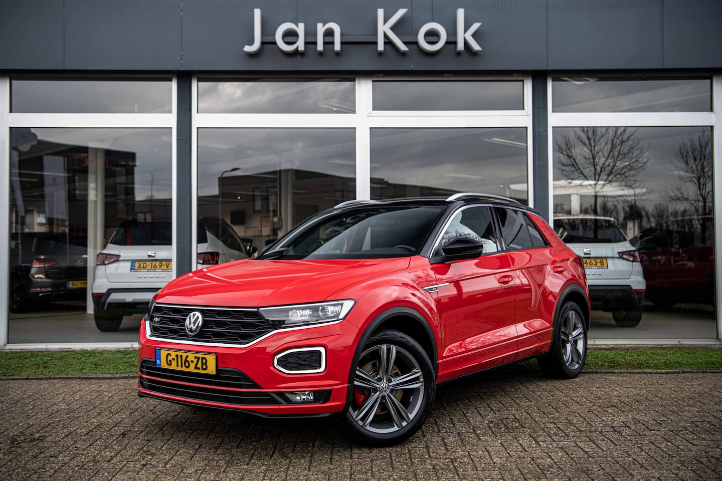 Volkswagen T-Roc - 1.5 TSi 150 pk DSG-7 Sport Business R-line | Full LED | Camera | Virtual Cockpit - AutoWereld.nl