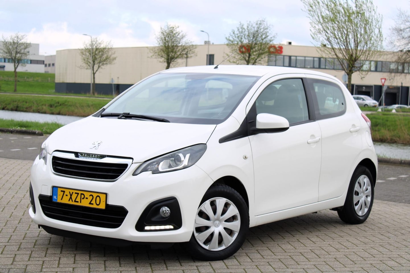 Peugeot 108 - 1.0 e-VTi Active l Airco l Elek Pak l LED - AutoWereld.nl