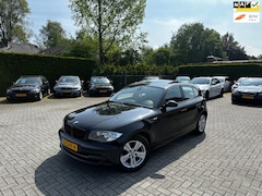 BMW 1-serie - 116i High Executive|Nwe Ketting|Groot Navi|Dakje|M stuurwiel|Cruise control|Climate contro