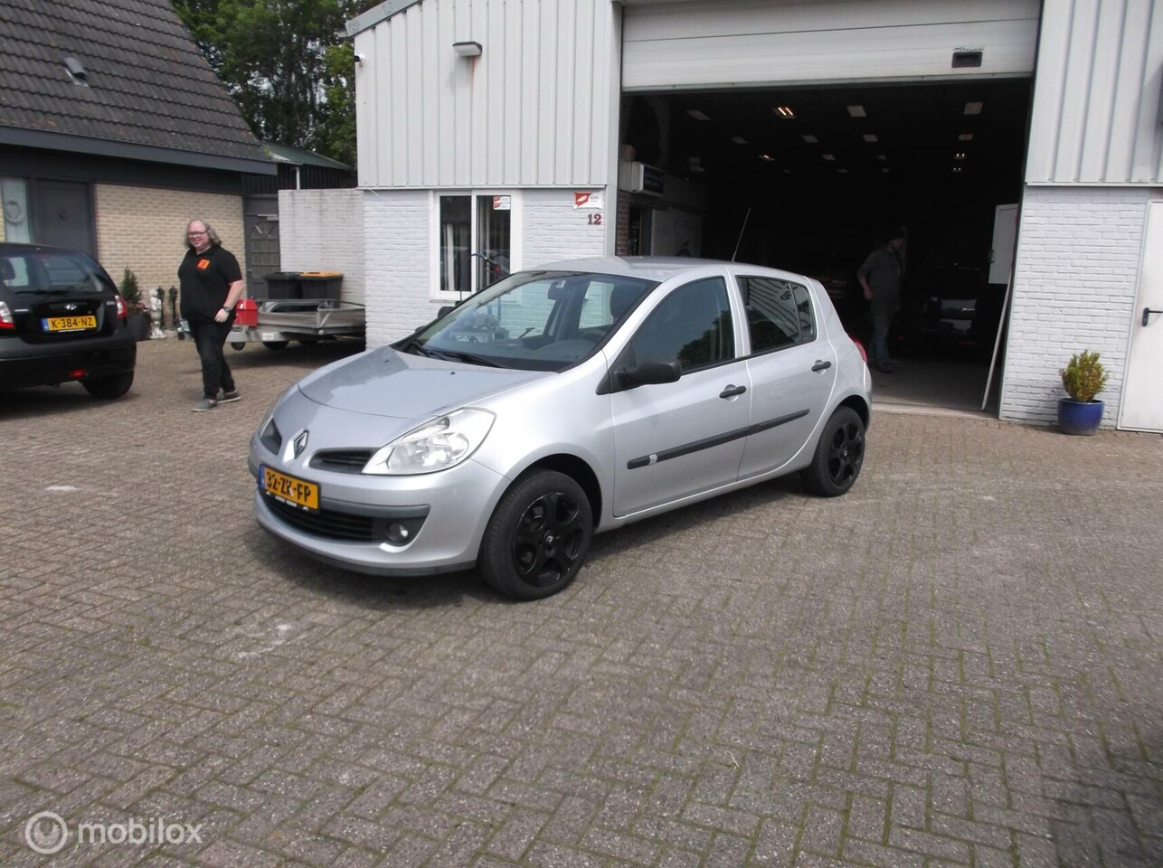 Renault Clio - 1.2-16V Authentique 5drs airco apk 167000 km!!! - AutoWereld.nl