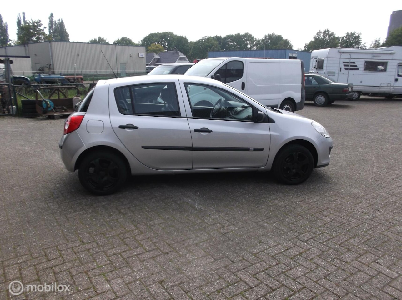 Renault Clio - 1.2-16V Authentique 5drs airco apk 167000 km