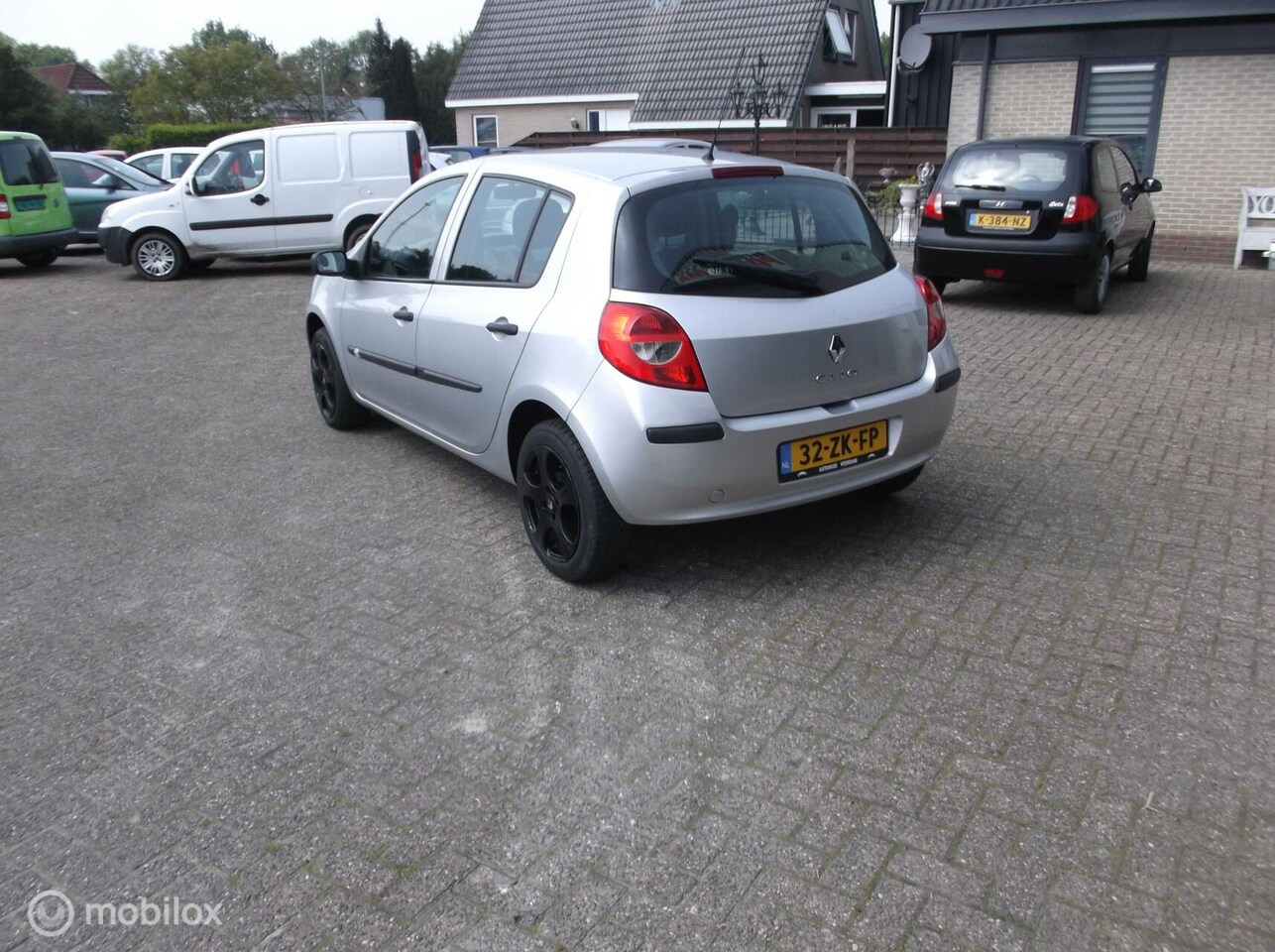 Renault Clio - 1.2-16V Authentique 5drs airco apk 167000 km!!!