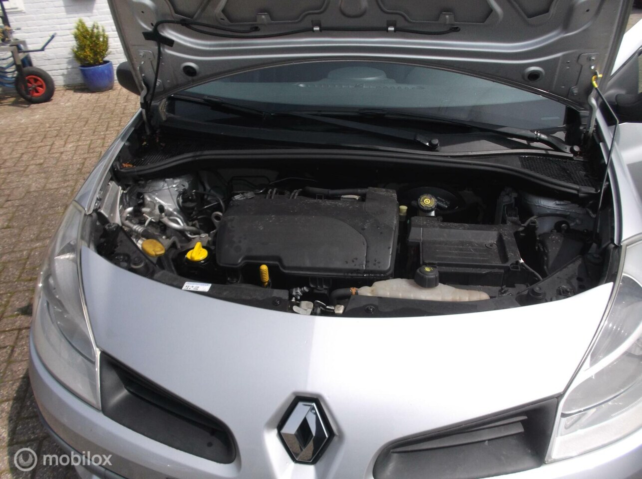 Renault Clio - 1.2-16V Authentique 5drs airco apk 167000 km!!!