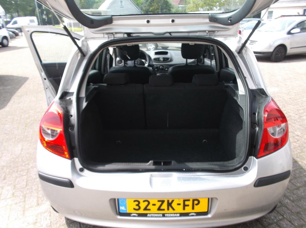 Renault Clio - 1.2-16V Authentique 5drs airco apk 167000 km!!!