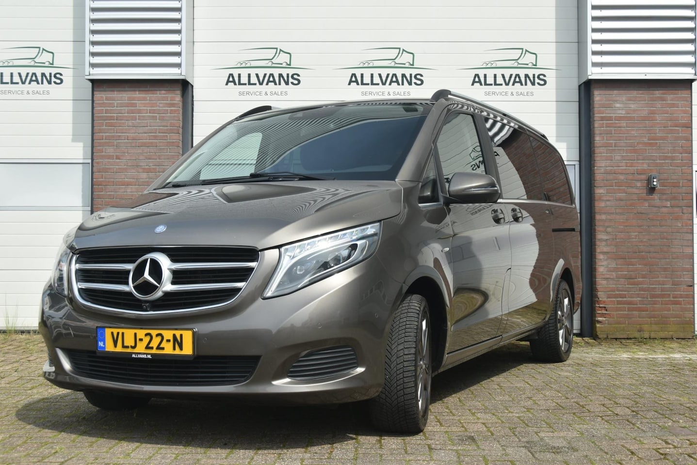 Mercedes-Benz V-klasse - 250d 4-MATIC Lang DC Avantgarde 250d 4-MATIC Lang DC Avantgarde - AutoWereld.nl