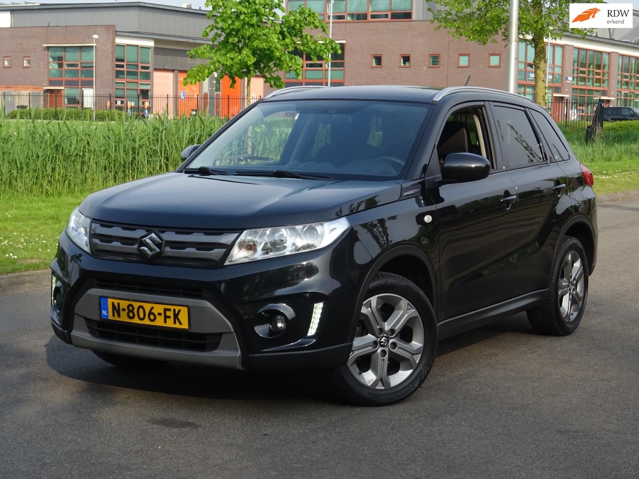 Suzuki Vitara - 1.6 High Executive Allgrip NAVI/CAMERA/LED/PDC - AutoWereld.nl