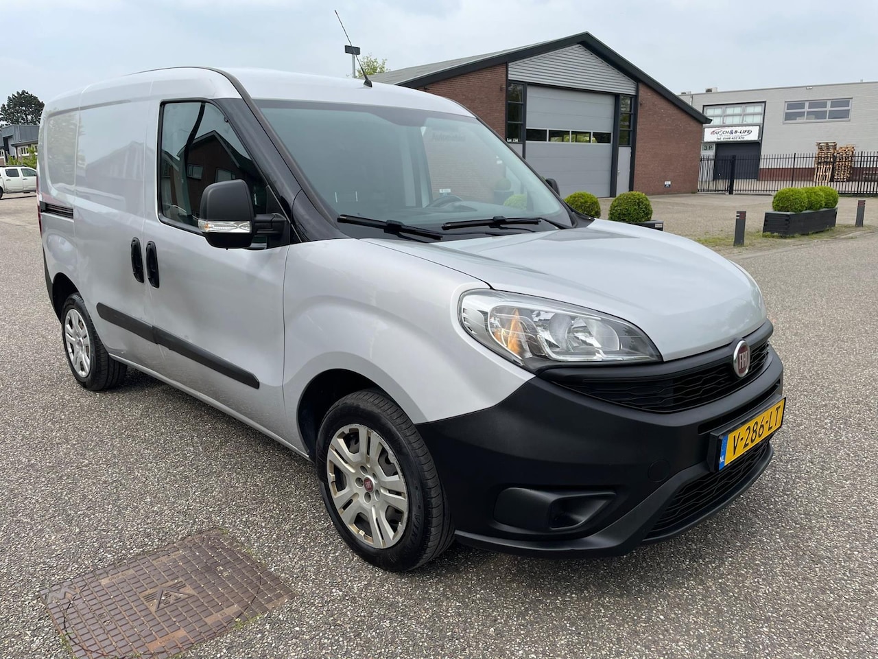 Fiat Doblò Cargo - 1.3 MJ L1H1 Actual 1.3 MJ L1H1 Actual - AutoWereld.nl