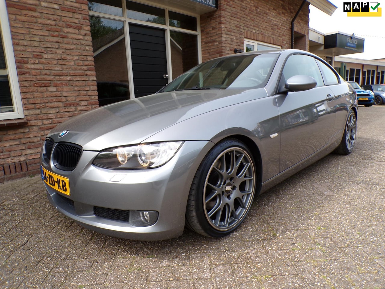 BMW 3-serie Coupé - 325i High Executive Automaat / Clima / Navi - AutoWereld.nl