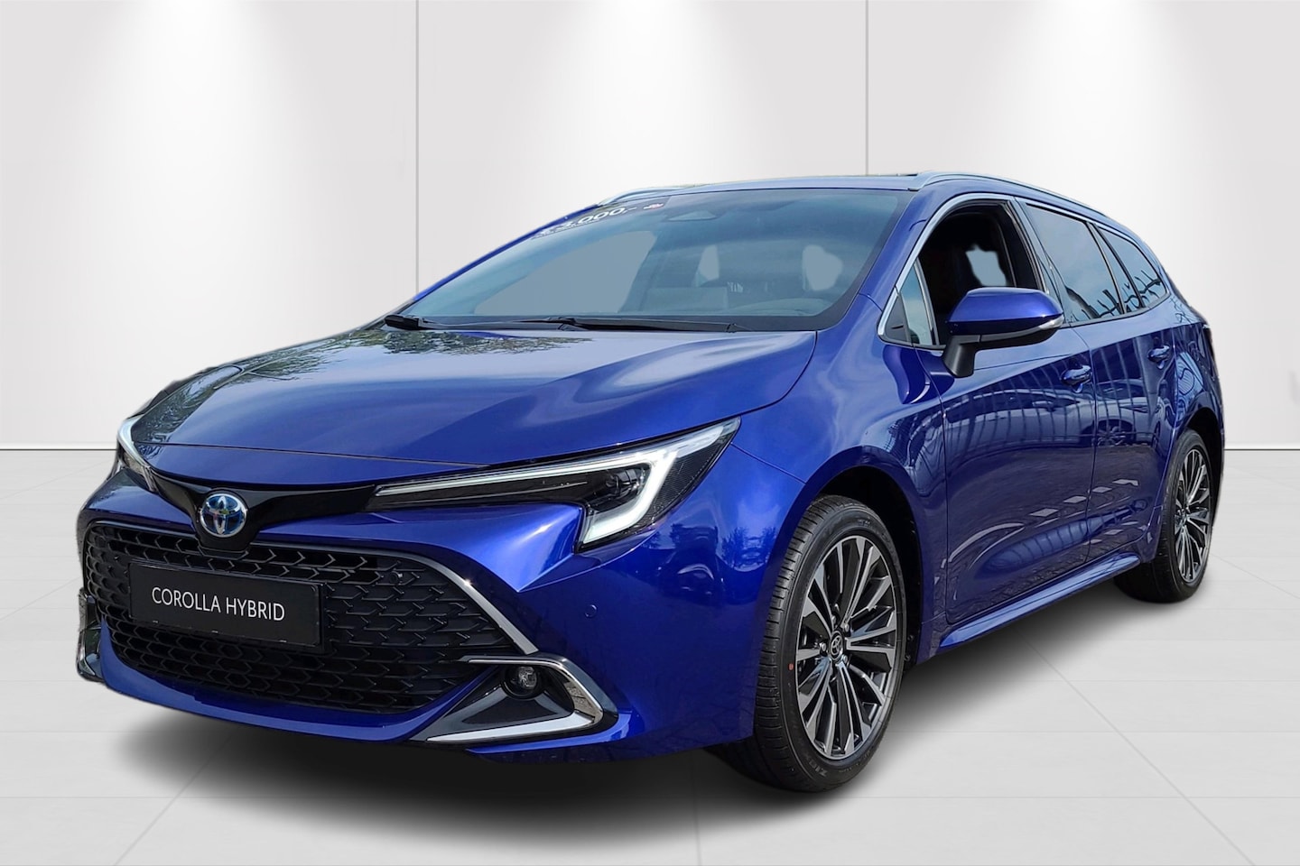 Toyota Corolla Touring Sports - 1.8 Hybrid First Edition | NIEUW UIT VOORRAAD LEVERBAAR | - AutoWereld.nl