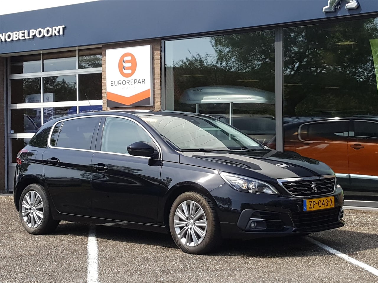 Peugeot 308 - 1.2 PureTech 130pk S&S Allure Navigatie | Cruise & Climate control | Panoramadak | Parkeer - AutoWereld.nl