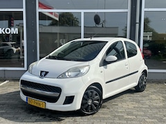 Peugeot 107 - 1.0-12V Millesim 200 Airco, Navigatie, Rijklaar