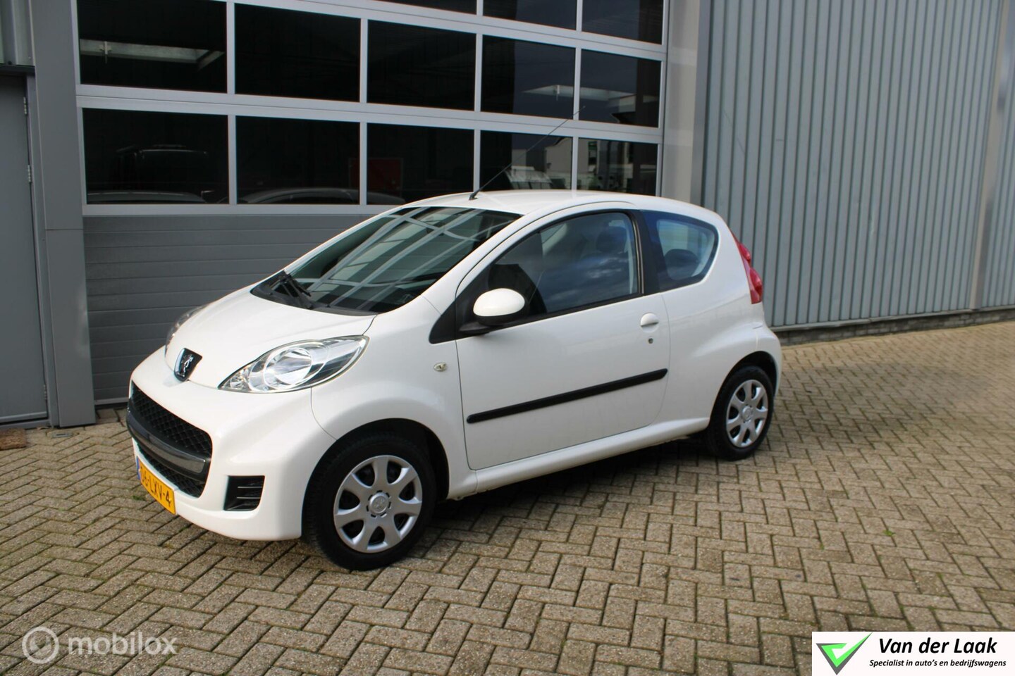 Peugeot 107 - 1.0-12V Urban Move 1e Eigenaar Lage Km stand. - AutoWereld.nl