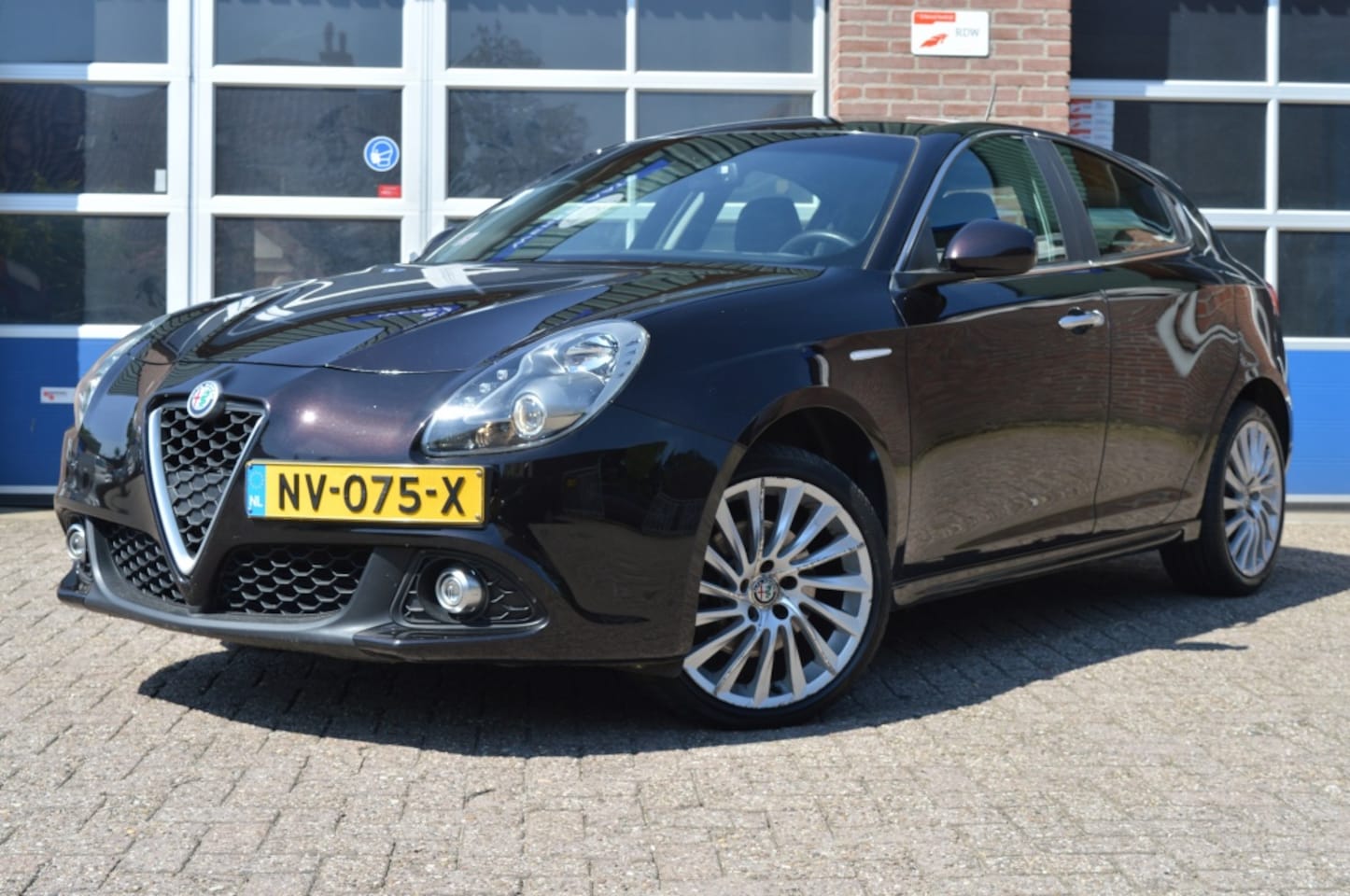 Alfa Romeo Giulietta - 1.4 T MultiAir Super | AUT - NAVI - LEDER - AutoWereld.nl