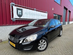 Volvo V60 - 1.6 D2 Kinetic // Navi // Clima // Cruise control // PDC