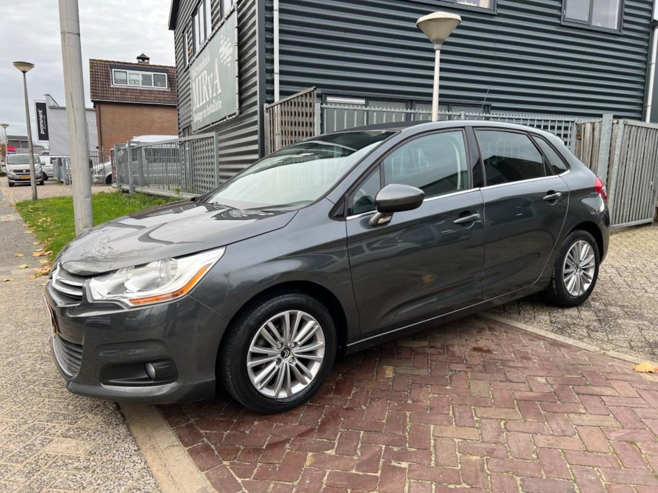 Citroën C4 - 1.4 VTi Ligne Business Airco/Navi - AutoWereld.nl