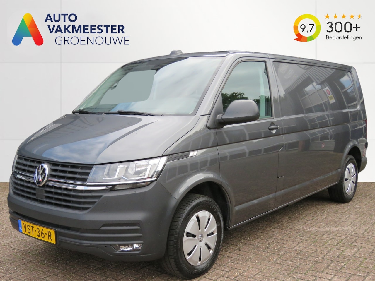 Volkswagen Transporter - T6.1 2.0 TDI 150pk L2H1 28 Comfortline / Trekhaak / Carplay / Cruise / Betimmering - AutoWereld.nl