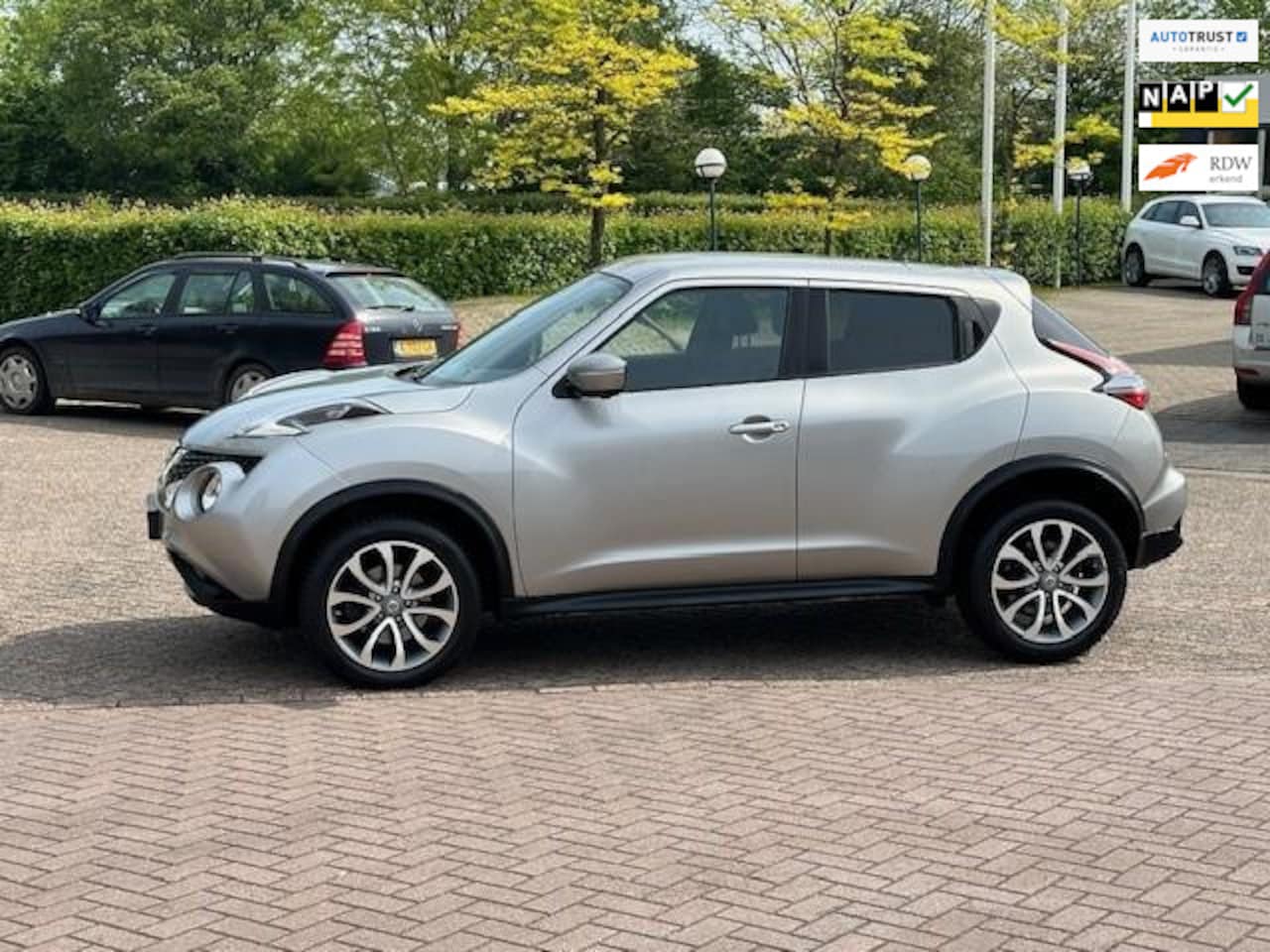 Nissan Juke - 1.6 DIG-T Connect Edition 1.6 DIG-T Connect Edition,bj.2015,kleur:grijs,climate,sportvelgen,camera,APK 03/2025 en NA - AutoWereld.nl