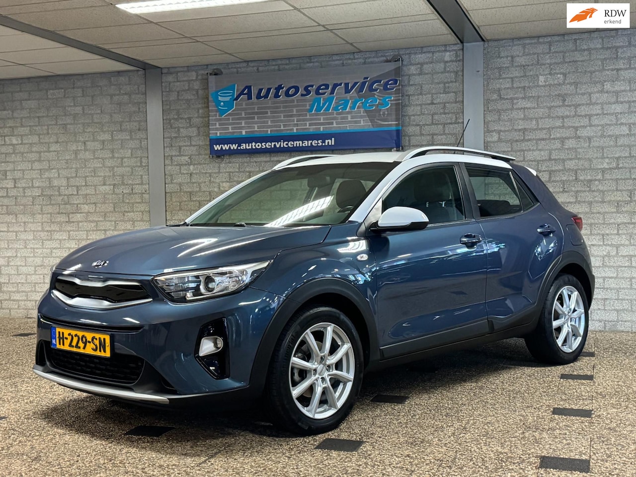 Kia Stonic - 1.0 T-GDi Design Edition 1.0 T-GDi Design Edition, Airco, Apple carplay, cruise, 17 inch LM - AutoWereld.nl