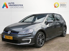 Volkswagen Golf - 1.4 TSI DSG GTE Connected Series / Camera / Led / 17 Inch / BOVAG garantie