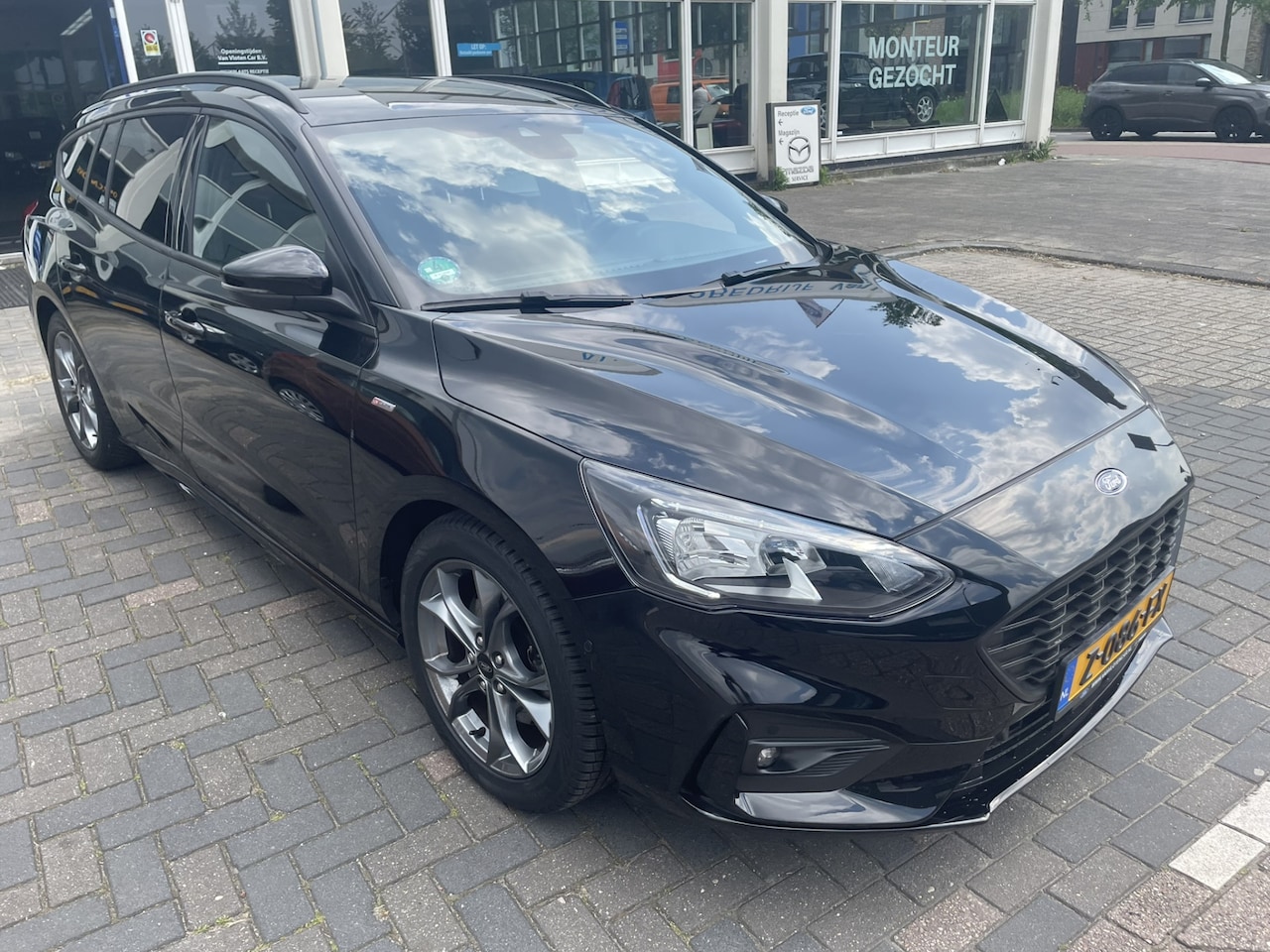 Ford Focus Wagon - 1.5 EcoBoost ST Line X Business Automaat trekhaak - AutoWereld.nl