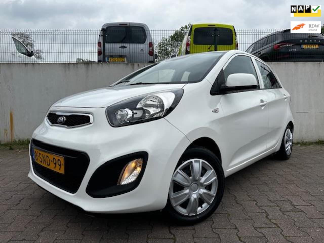 Kia Picanto - 1.2 CVVT ISG Comfort Pack/AIRCO/APK 05-2025/NAP/4 CILINDER/ - AutoWereld.nl