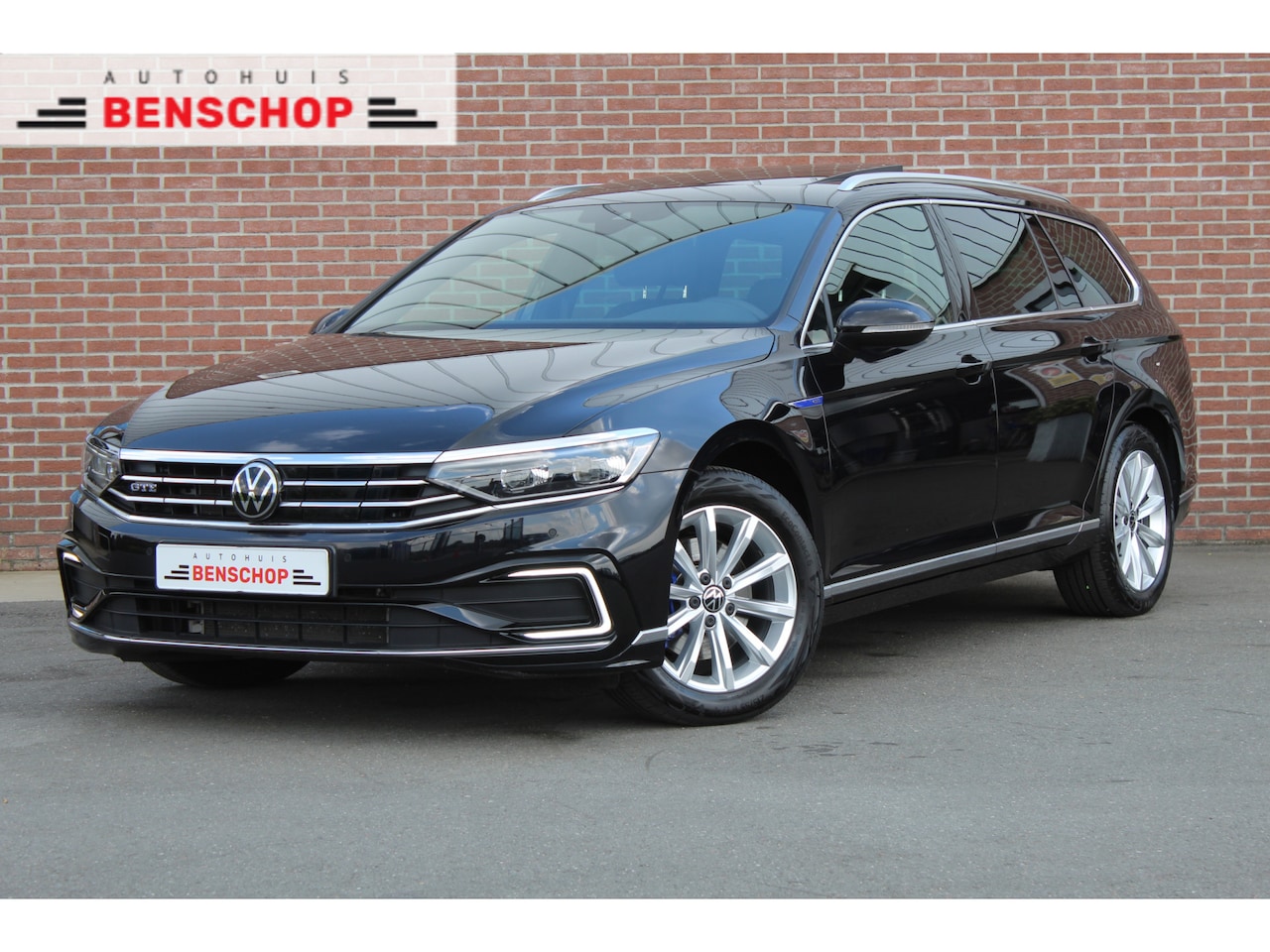 Volkswagen Passat Variant - 1.4 TSI 218PK GTE business PANO|17-INCH|IQ LIGHT|TREKHAAK WEGKLAPBAAR| - AutoWereld.nl