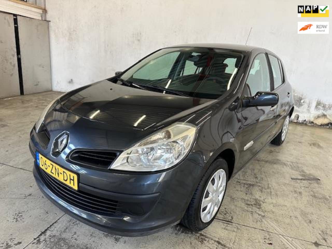 Renault Clio - 1.2-16V Rip Curl 1.2-16V Rip Curl - AutoWereld.nl