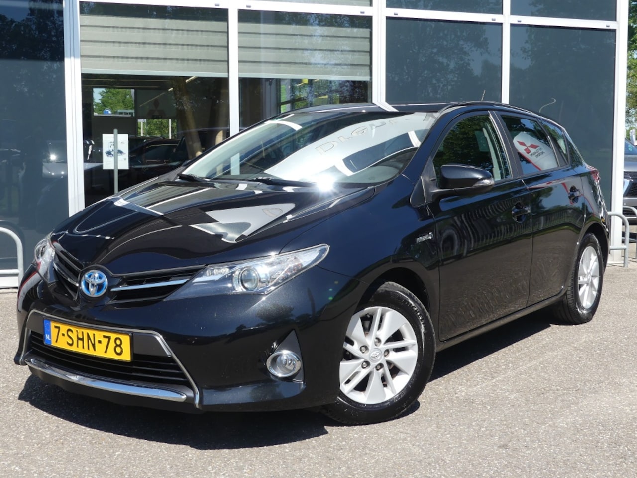 Toyota Auris - 1.8 Hybrid Aspiration | Trekhaak | Camera - AutoWereld.nl