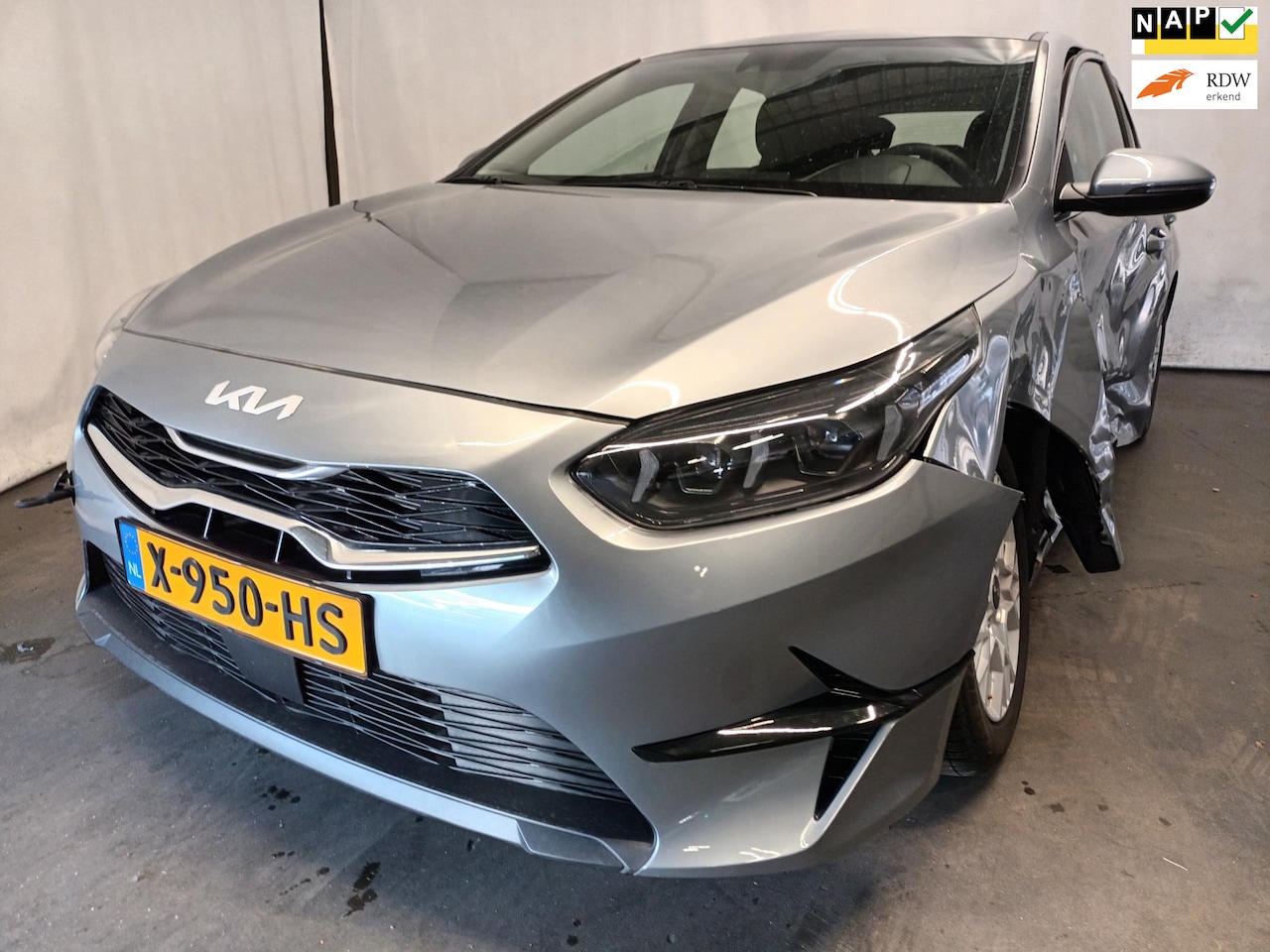 Kia Cee'd - CEED 1.0 T-GDi DynamicLine - Navi - Airco - Zijschade - WOK - AutoWereld.nl